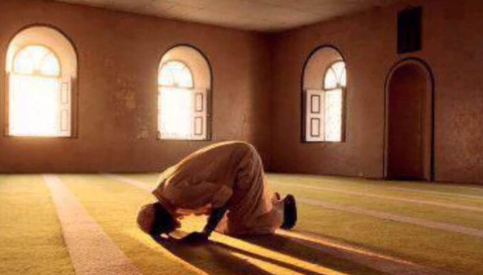كلمة (الصّلاة = الصّلوة) بين النُّطقِ والكِتابَةِ