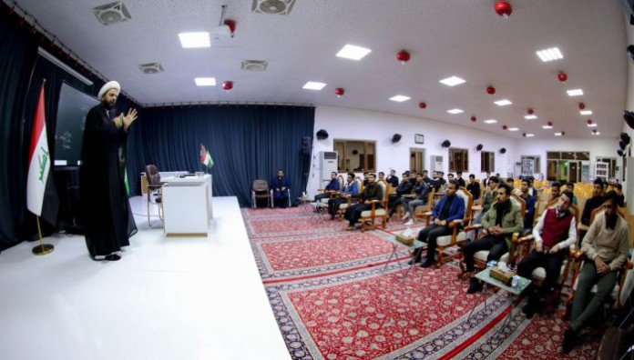 المَجمَع العلميّ يقدم محاضرات قرآنية لعدد من طلبة جامعة كربلاء