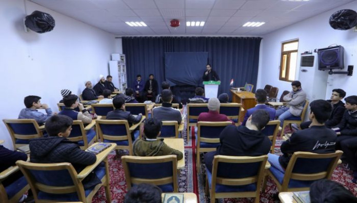 مدير معهد القرآن الكريم يكرّم الطلبة الفائزين بمسابقة وارث الأنبياء للمبدعين