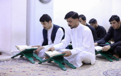 المجمع العلمي يقيم ختمة رمضانية لطلبة الأقسام الداخلية في جامعة كربلاء