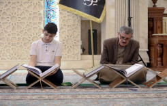 المَجمَع العلمي يُقيم عددًا من الختمات القرآنية في مساجد كربلاء