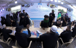 على محور بابل - كربلاء.. المجمَع العلميّ يباشر تقديم دروس تعليم القراءة الصحيحة لزائري الأربعين
