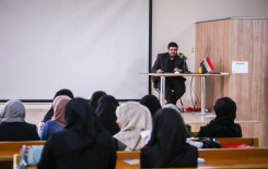 ضمن المشروع القرآني في الجامعات والمعاهد العراقية أقام معهد القرآن الكريم محاضرة قرآنية في جامعة العميد قدمها الأستاذ علي البياتي
